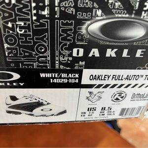 Oakley Full-Auto Tour Men's golf shoes size 8.5 NWT in box black and white